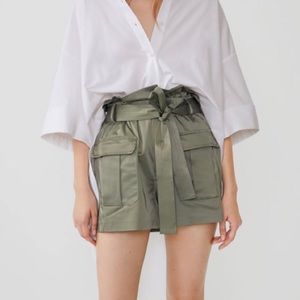 Zara belted high waisted cargo shorts-Size L
